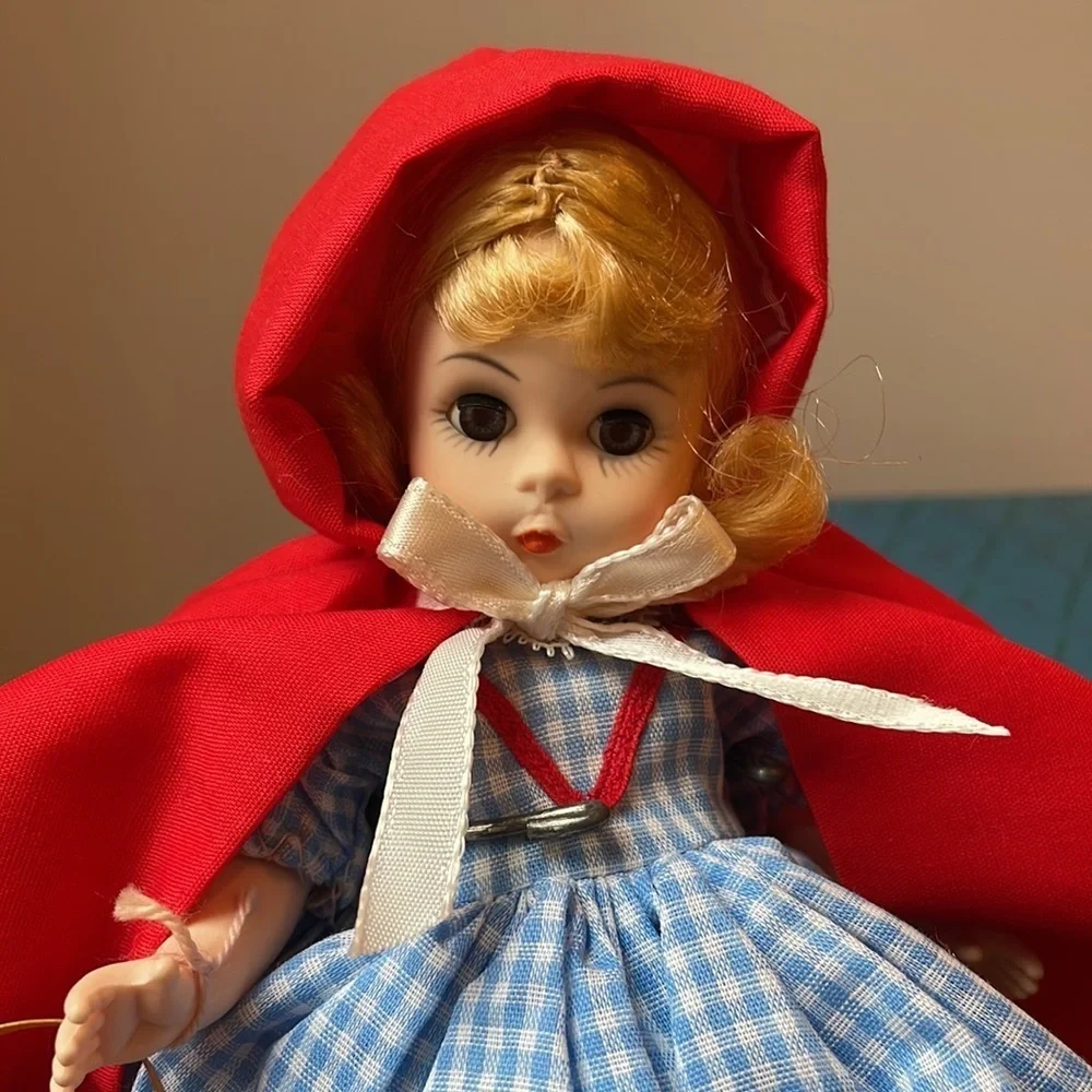 Madame Alexander doll Red Riding Hood 8
